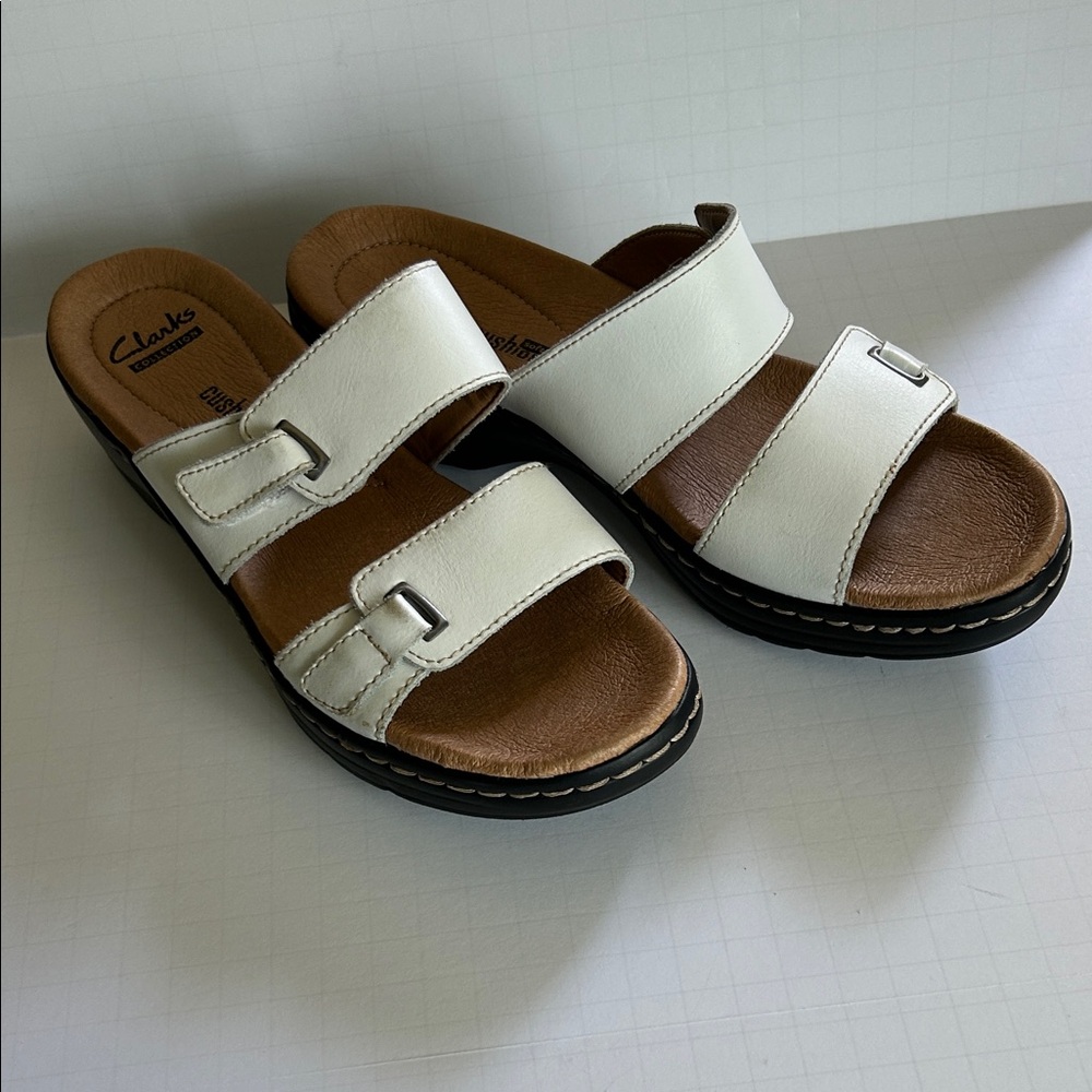 Clarks Women's White Leather Sandals - Picture 3 of 10